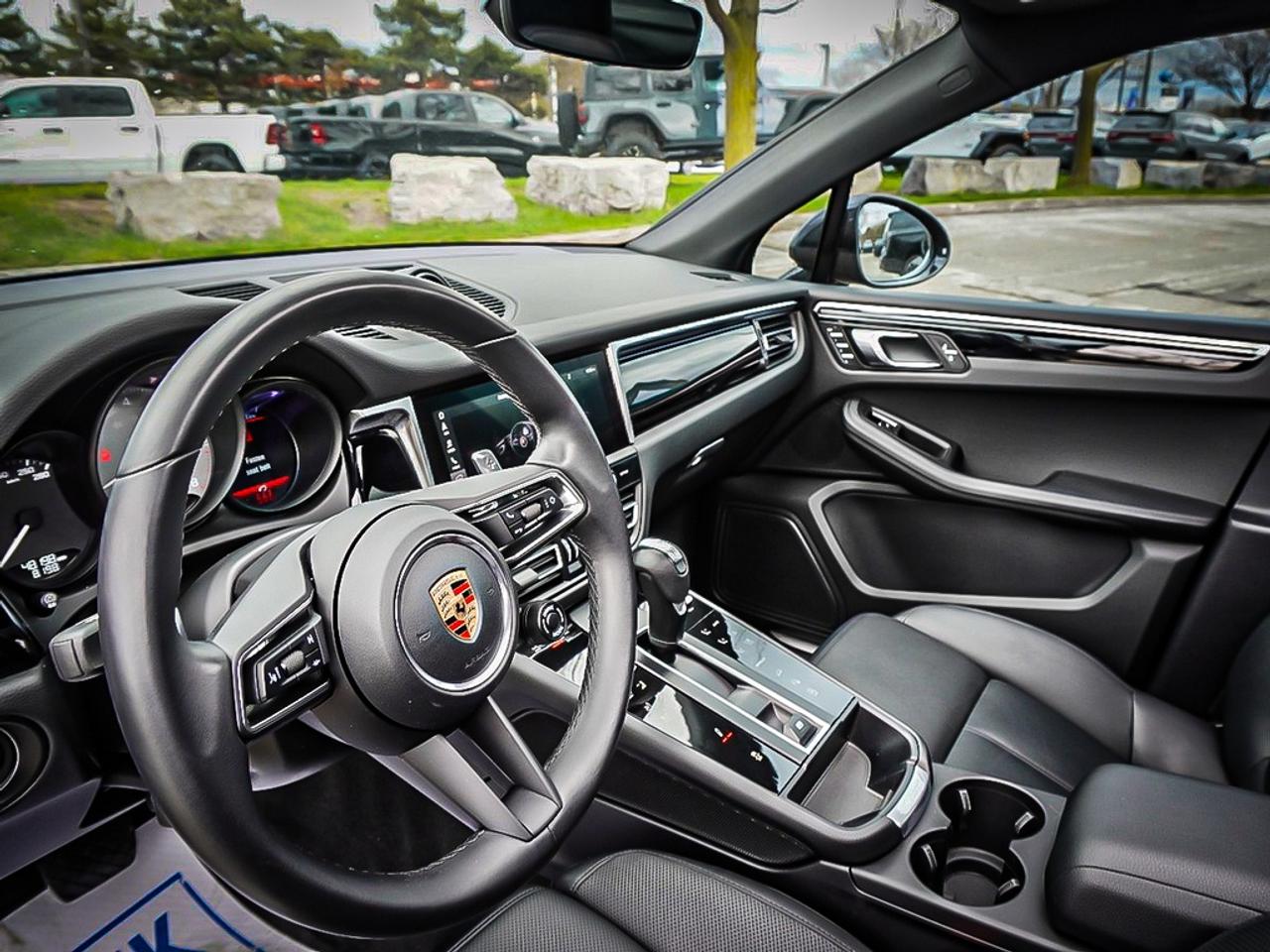 2023 Porsche Macan  Photo