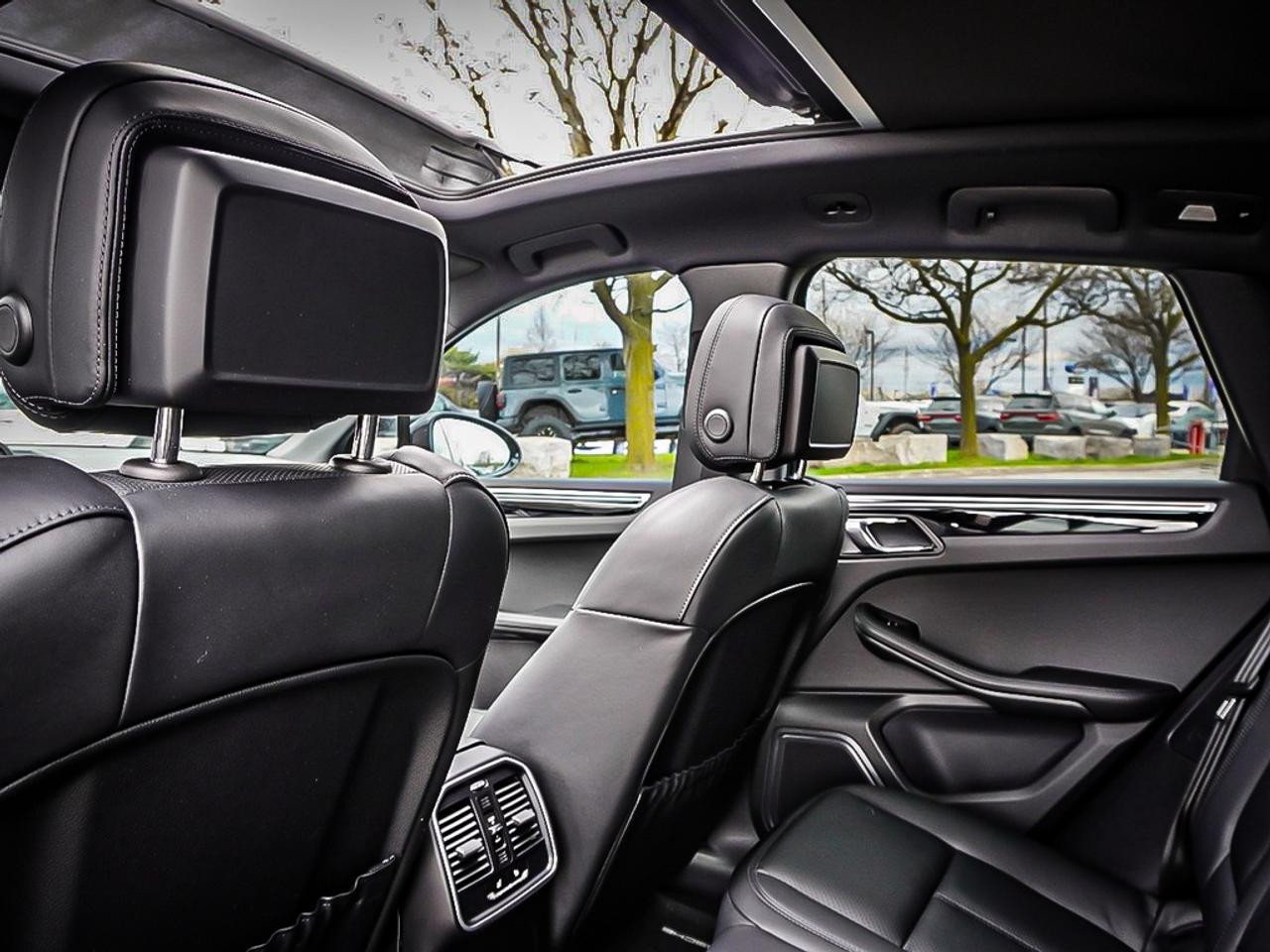 2023 Porsche Macan  Photo