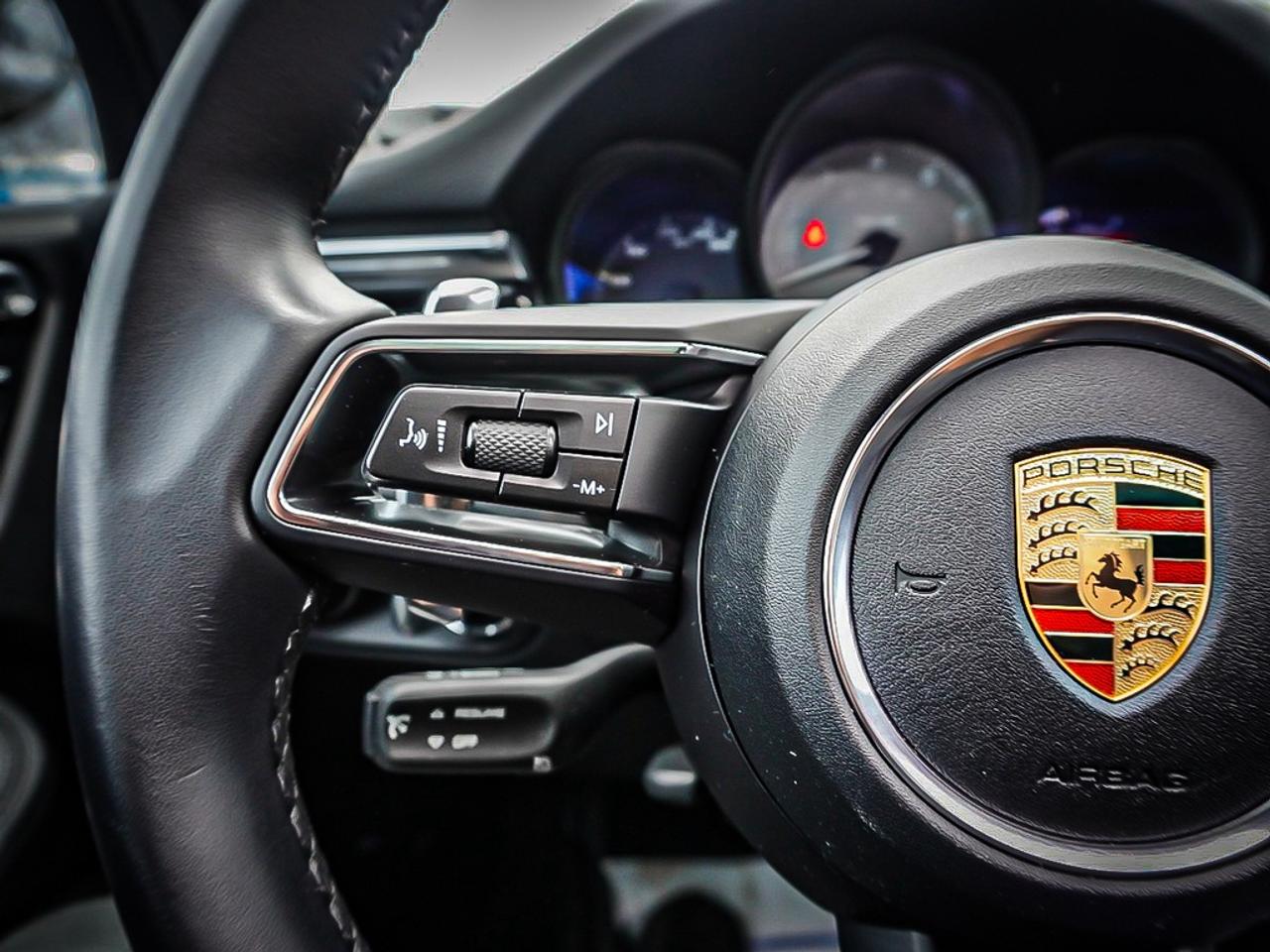 2023 Porsche Macan  Photo