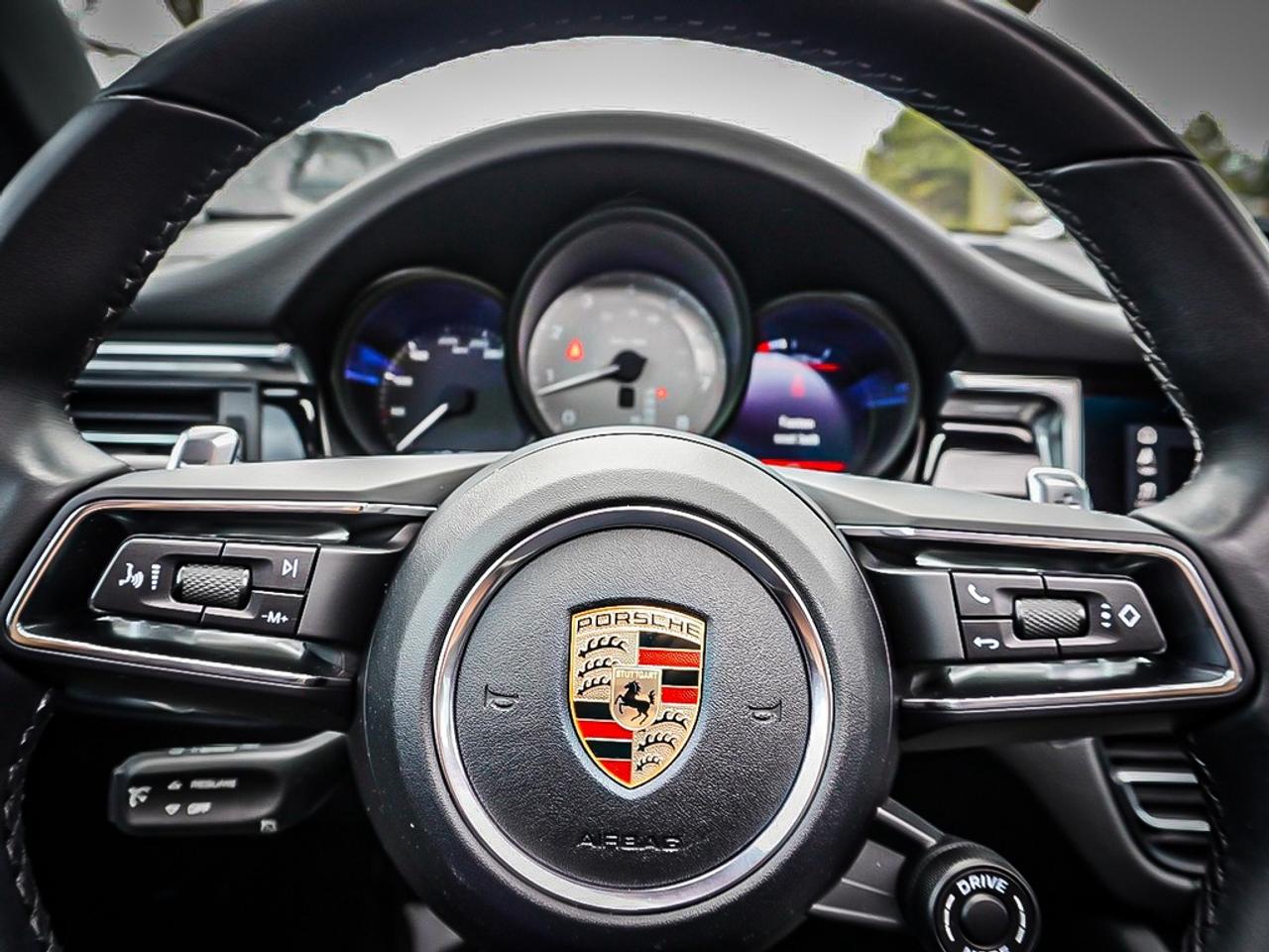 2023 Porsche Macan  Photo