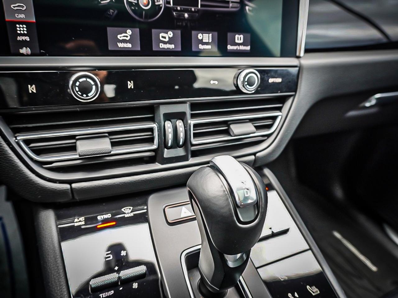 2023 Porsche Macan  Photo