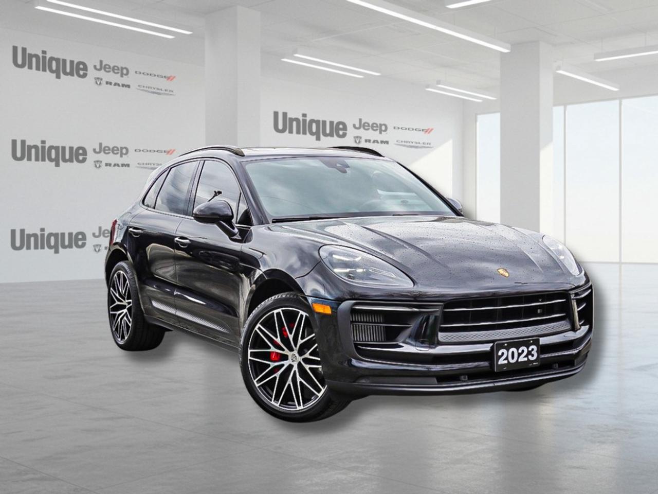 2023 Porsche Macan  Photo