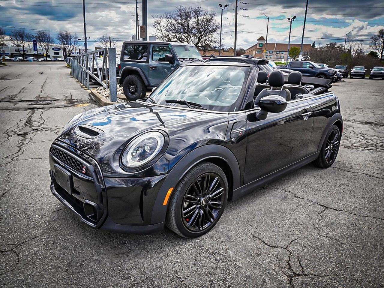 2023 MINI Convertible  Photo