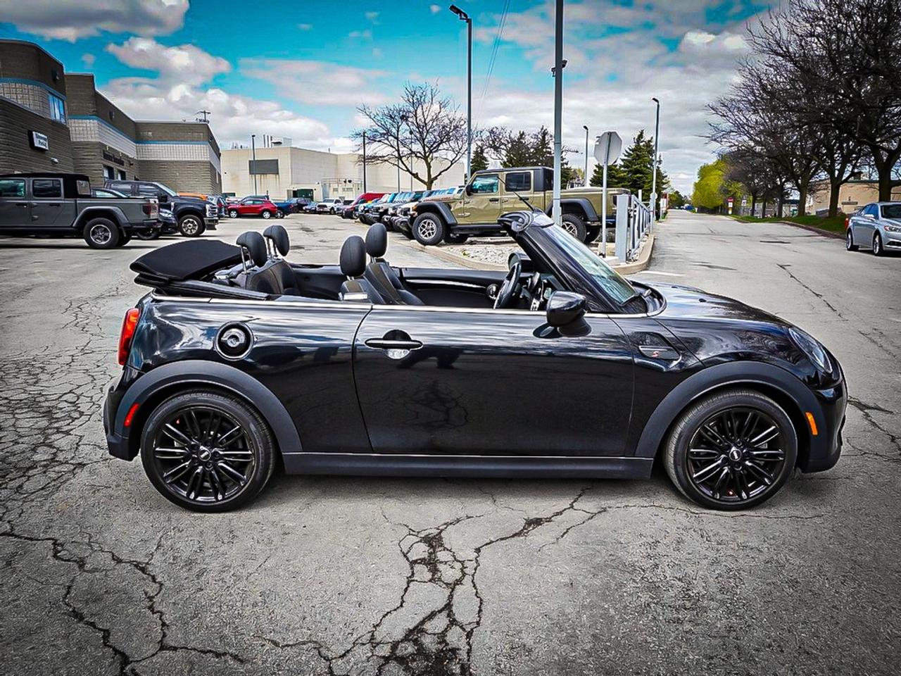 2023 MINI Convertible  Photo