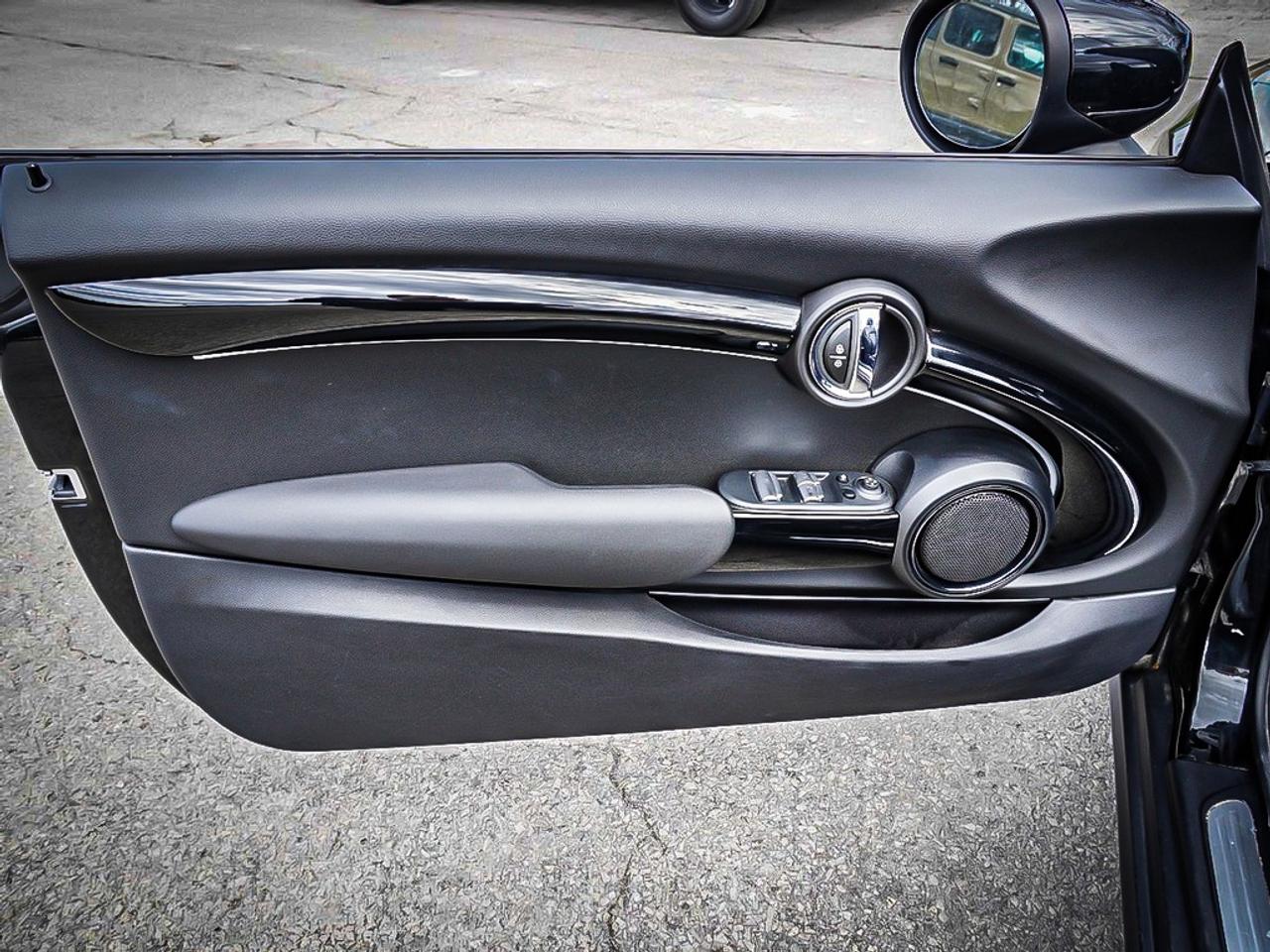 2023 MINI Convertible  Photo