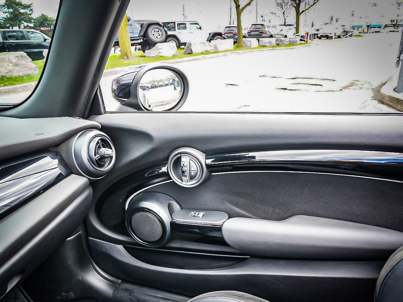 2023 MINI Convertible  Photo