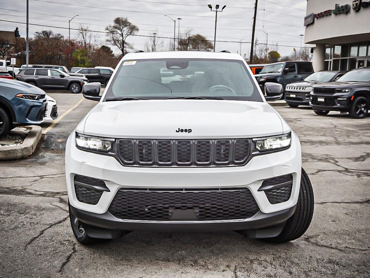 2025 Jeep Grand Cherokee  Photo