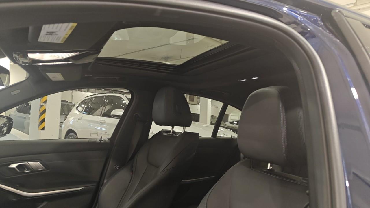 2023 BMW 330 i xDrive 4dr All-Wheel Drive Sedan Photo