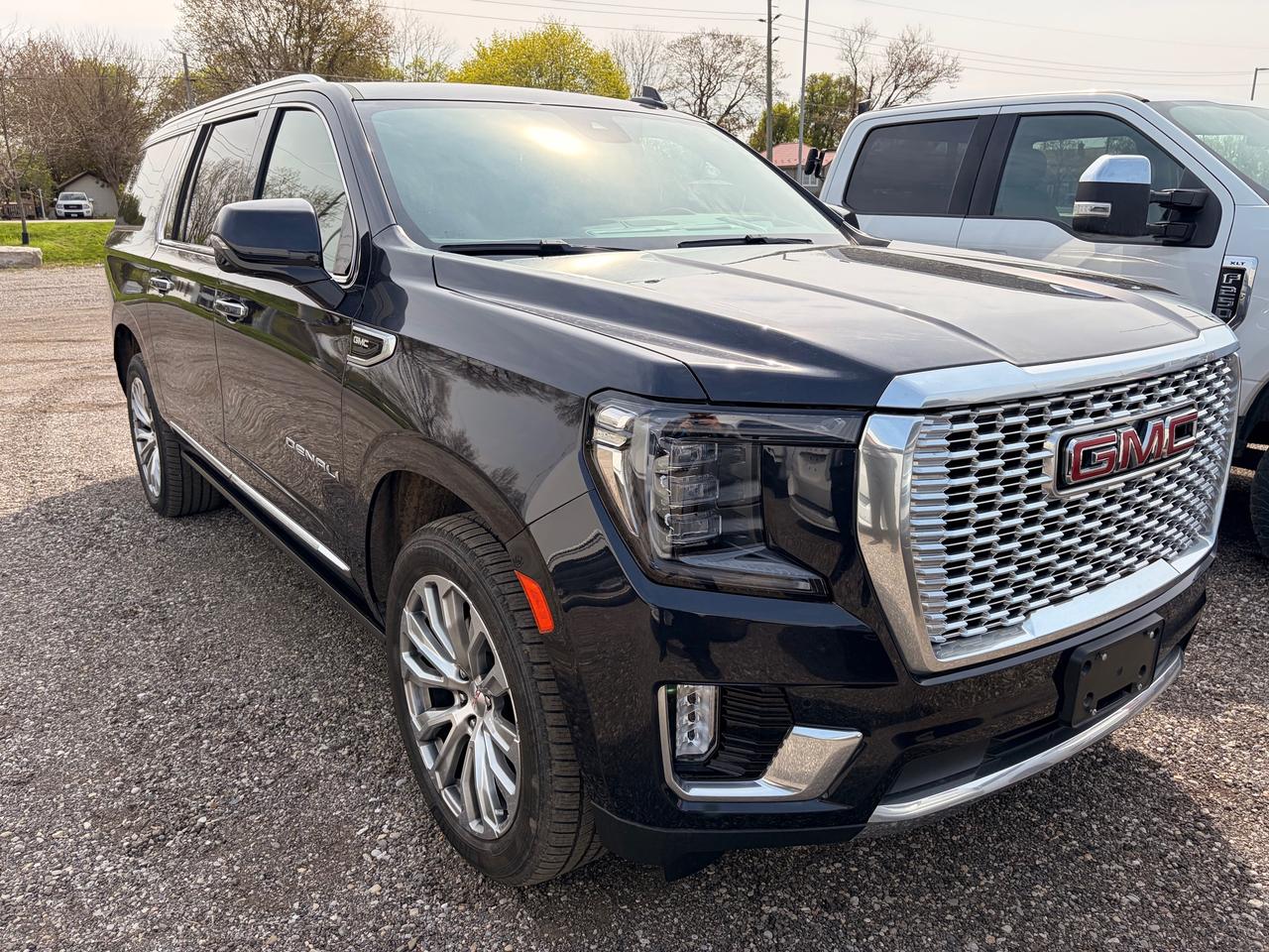2023 GMC Yukon XL Denali 4x4 Photo