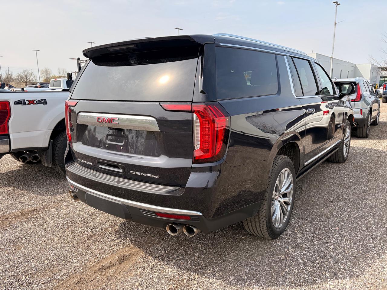2023 GMC Yukon XL Denali 4x4 Photo