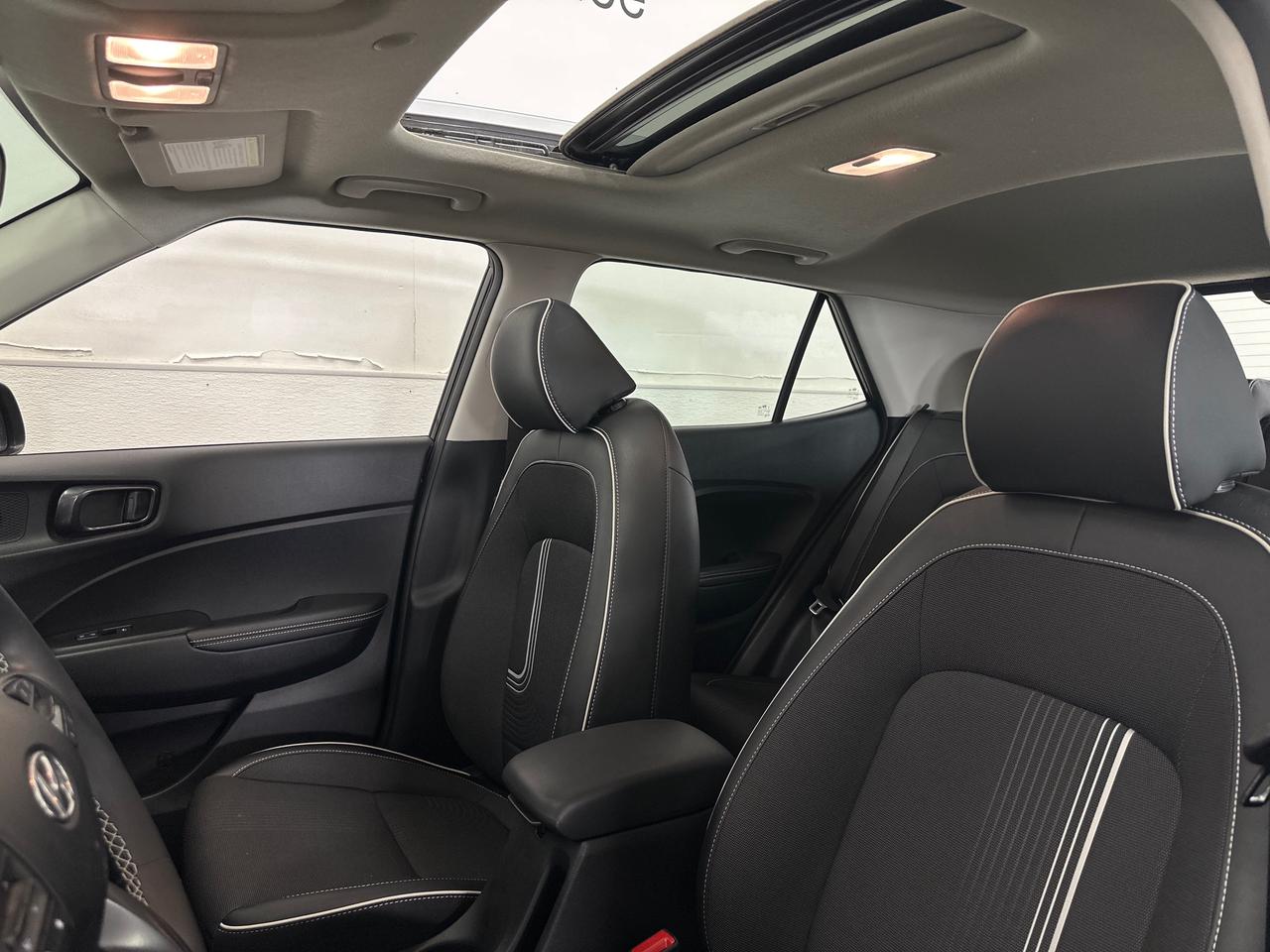 2023 Hyundai Venue Ultimate Black Photo
