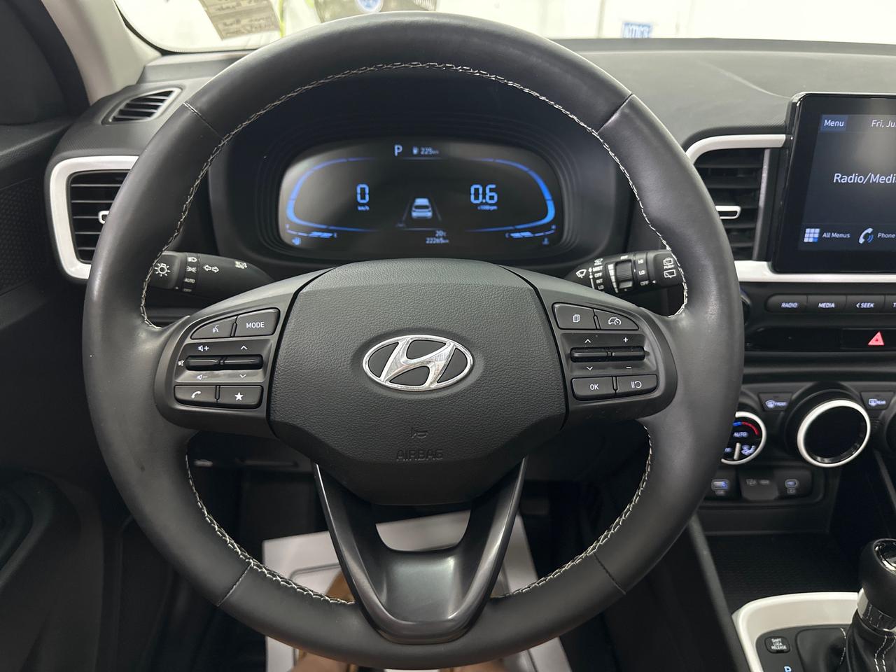 2023 Hyundai Venue Ultimate Black Photo