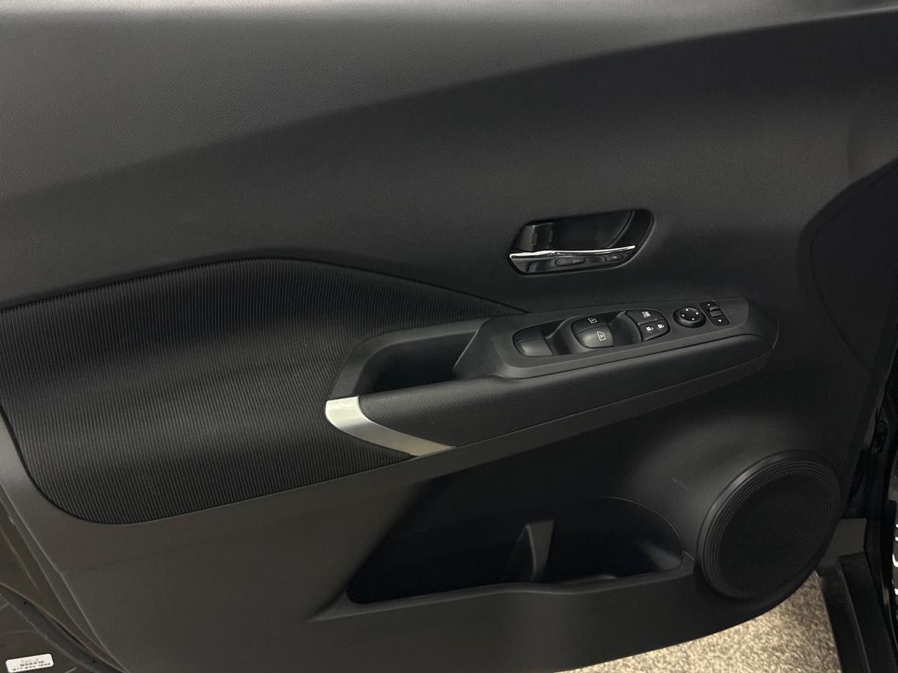 2024 Nissan Kicks SV Photo