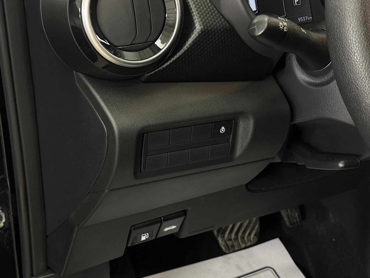2024 Nissan Kicks SV Photo