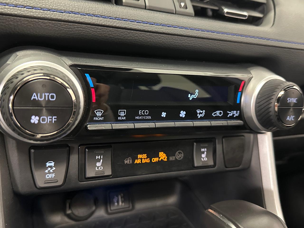 2024 Toyota RAV4 Hybrid XSE Photo