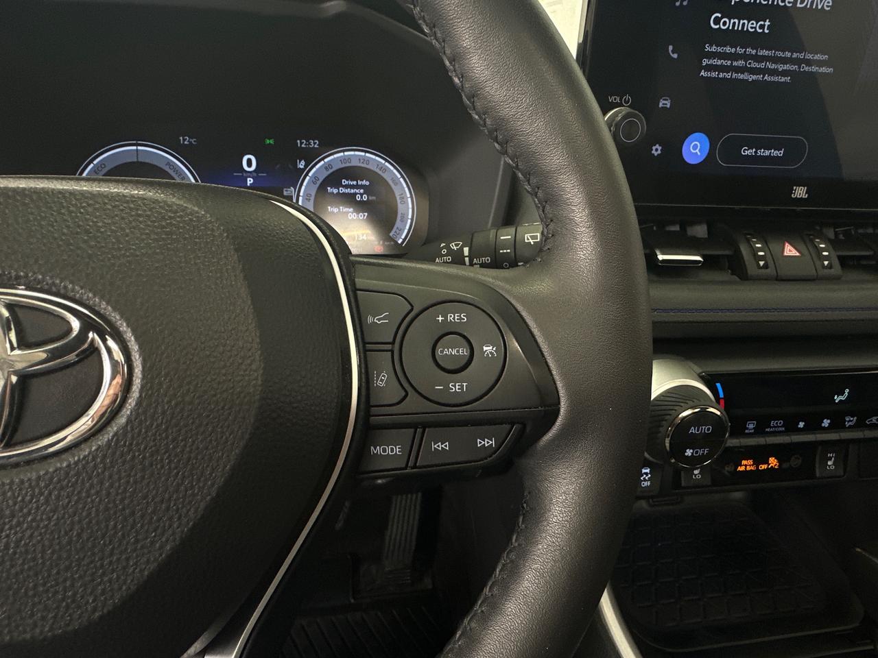 2024 Toyota RAV4 Hybrid XSE Photo