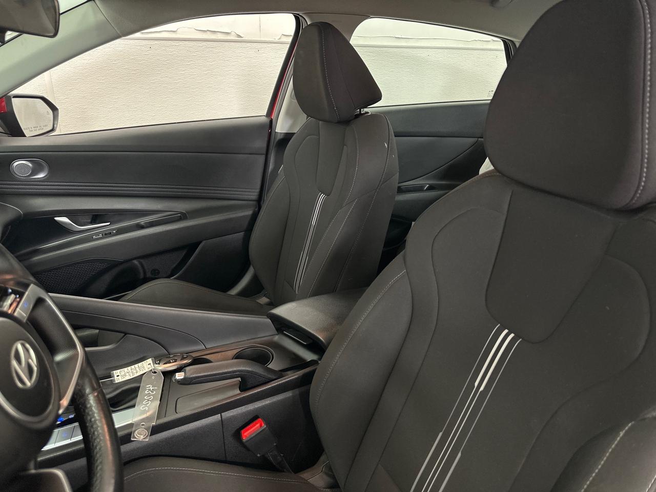 2024 Hyundai Elantra Preferred Photo