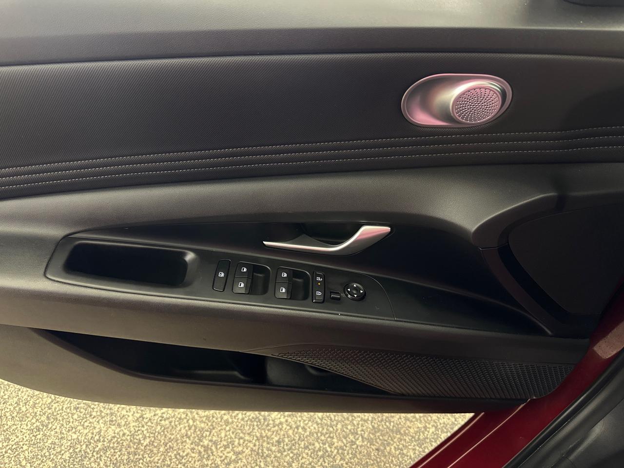 2024 Hyundai Elantra Preferred Photo