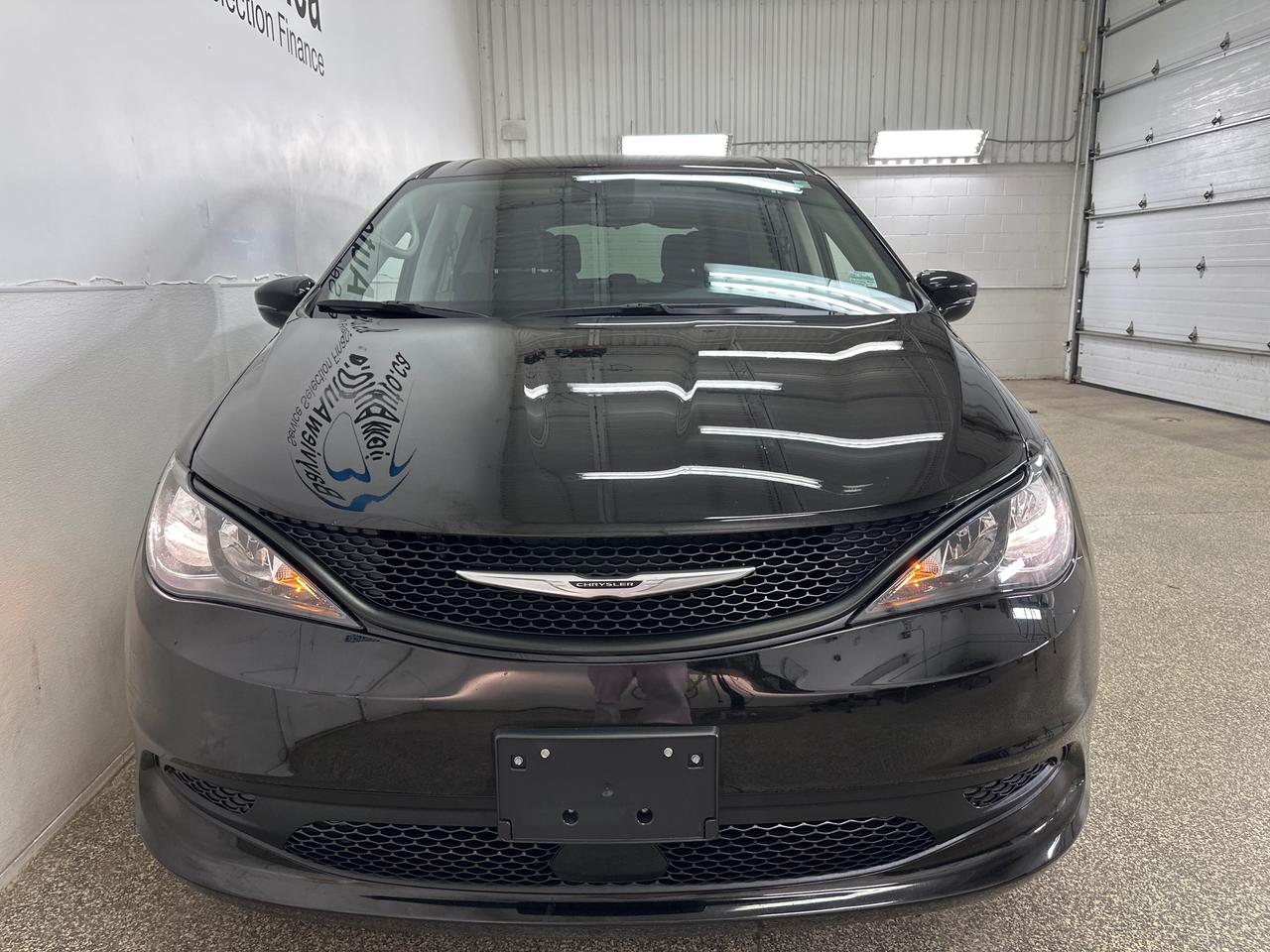 2024 Chrysler Grand Caravan SXT Front-Wheel Drive Passenger Van Photo
