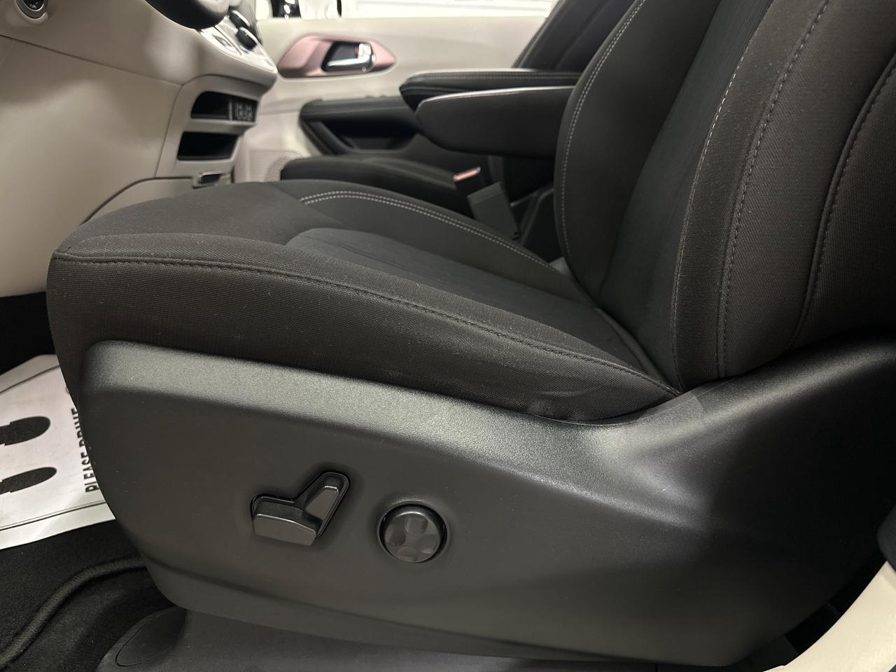 2024 Chrysler Grand Caravan SXT Front-Wheel Drive Passenger Van Photo