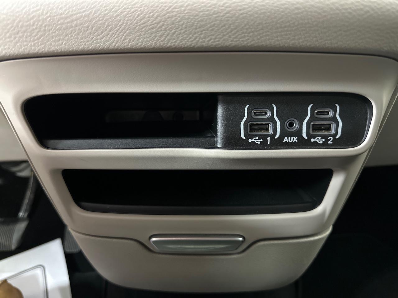 2024 Chrysler Grand Caravan SXT Front-Wheel Drive Passenger Van Photo