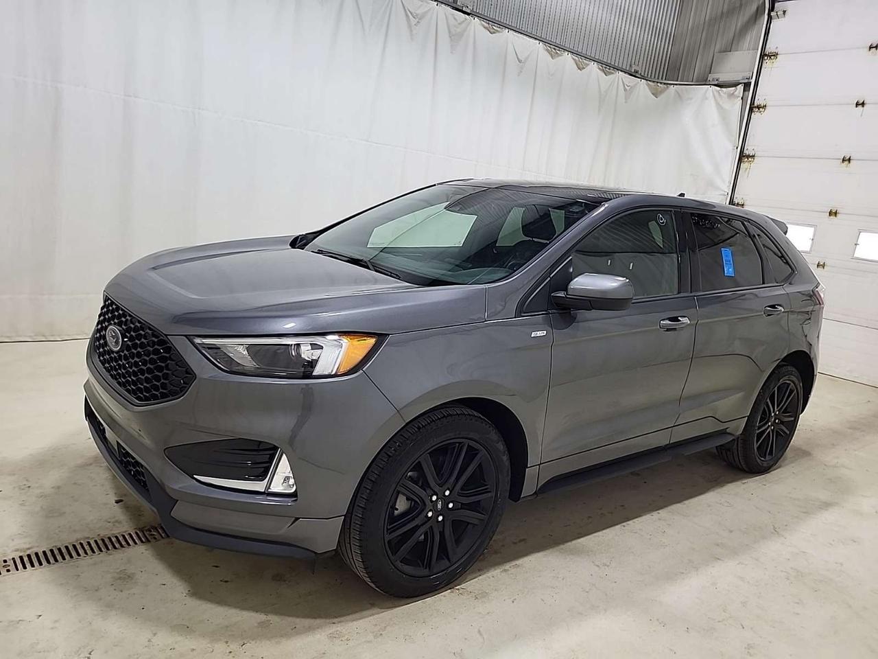 Serving Quinte for 60 years! 43,000 vehicles sold! We are one of Canadas largest independent retailers! High quantity-quality lease returns at live market pricing, best finance rates, rates as low as 6.45%, and no hidden fees. Up to 300 vehicles to choose from in 1 location. The way used car buying should be!