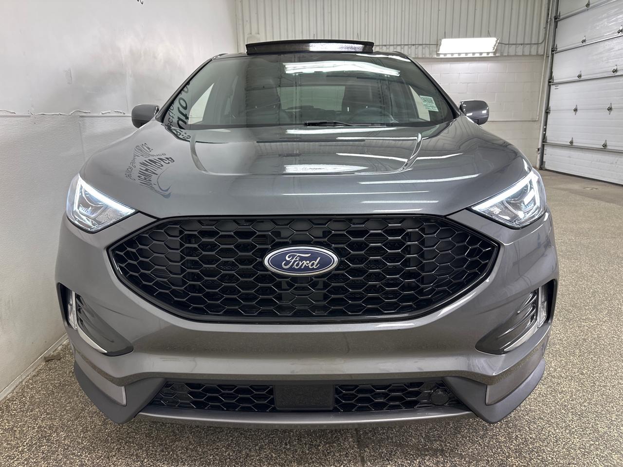 2022 Ford Edge ST Line Photo