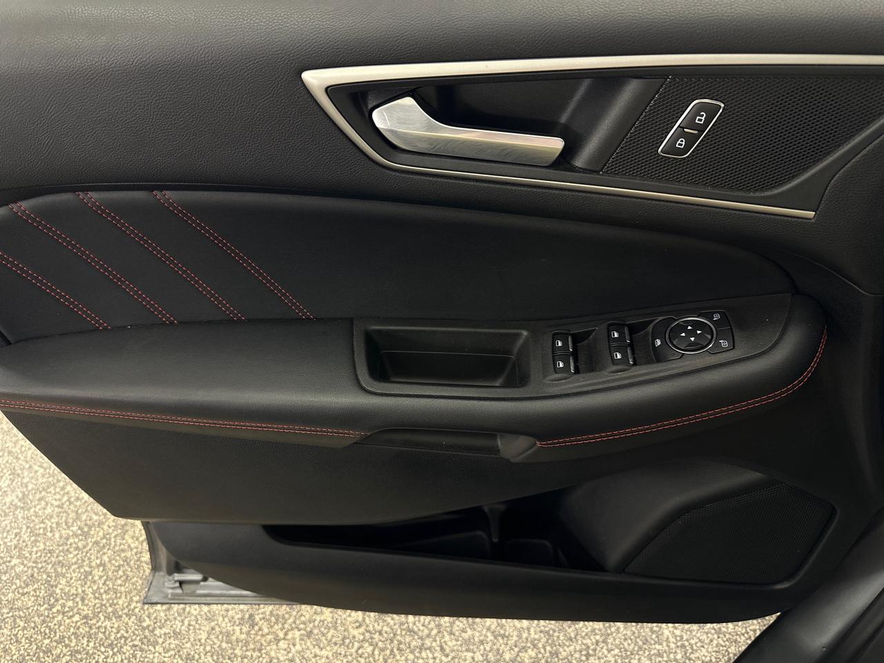 2022 Ford Edge ST Line Photo