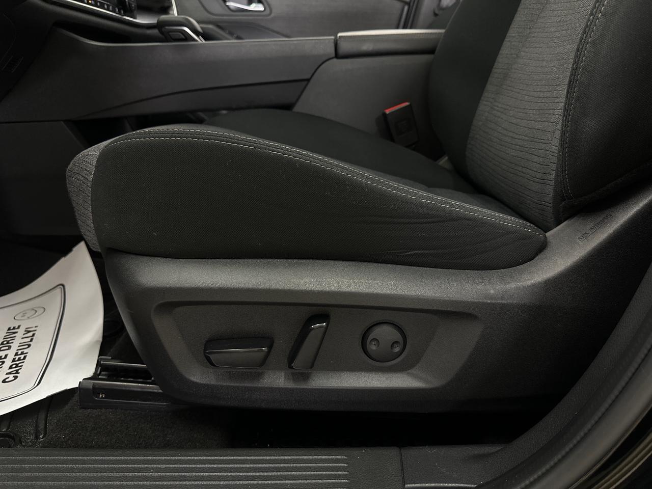 2023 Nissan Rogue SV Moonroof 4dr All-Wheel Drive Sport Utility Photo