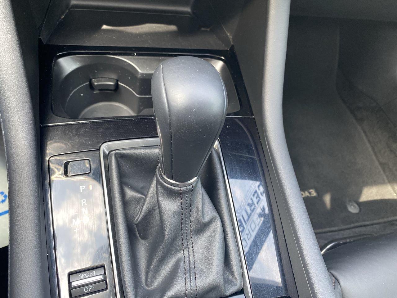 2024 Mazda Mazda3 Sport GS Photo