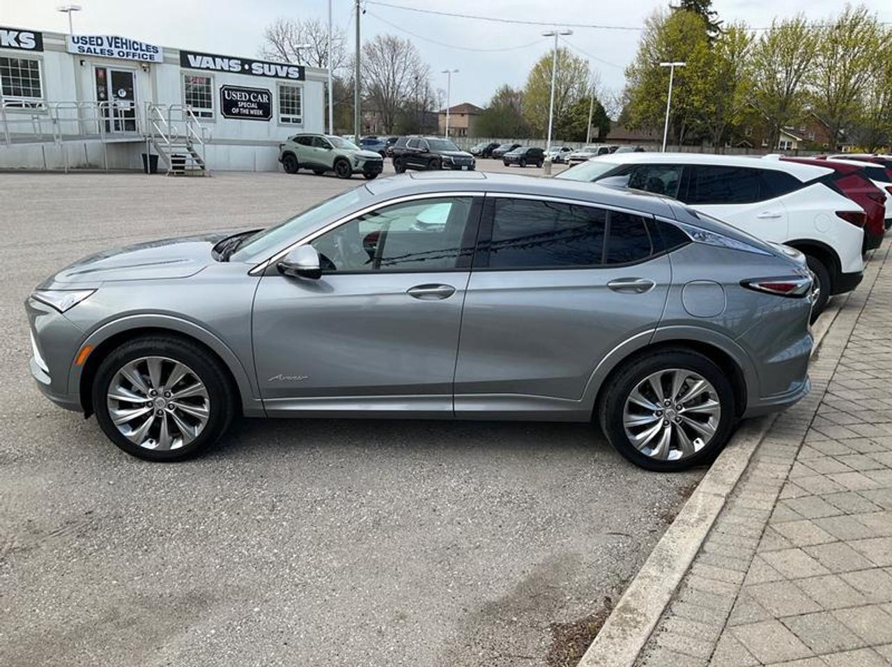 2025 Buick Envista Avenir Photo2
