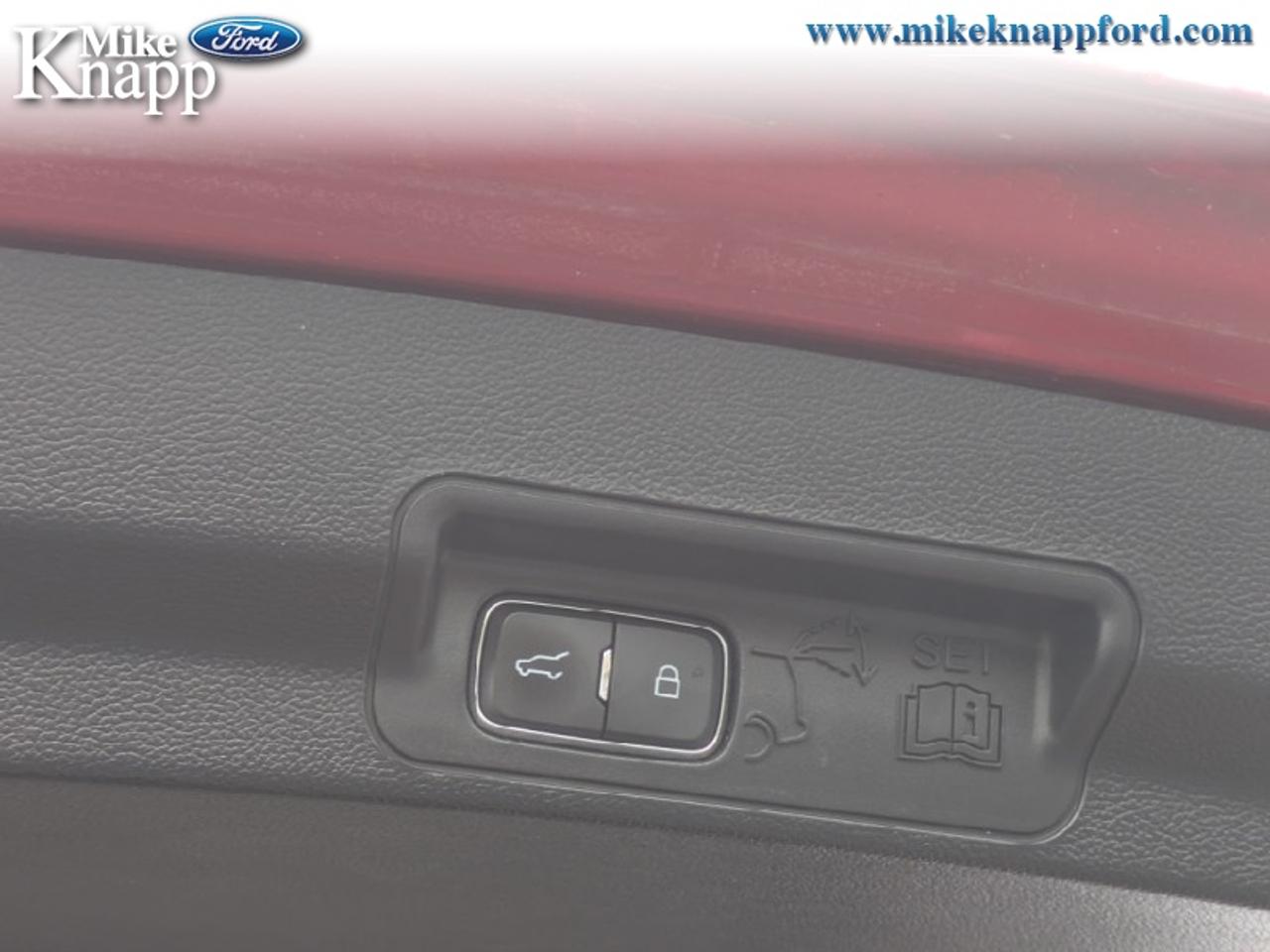 2021 Ford Explorer Platinum Photo