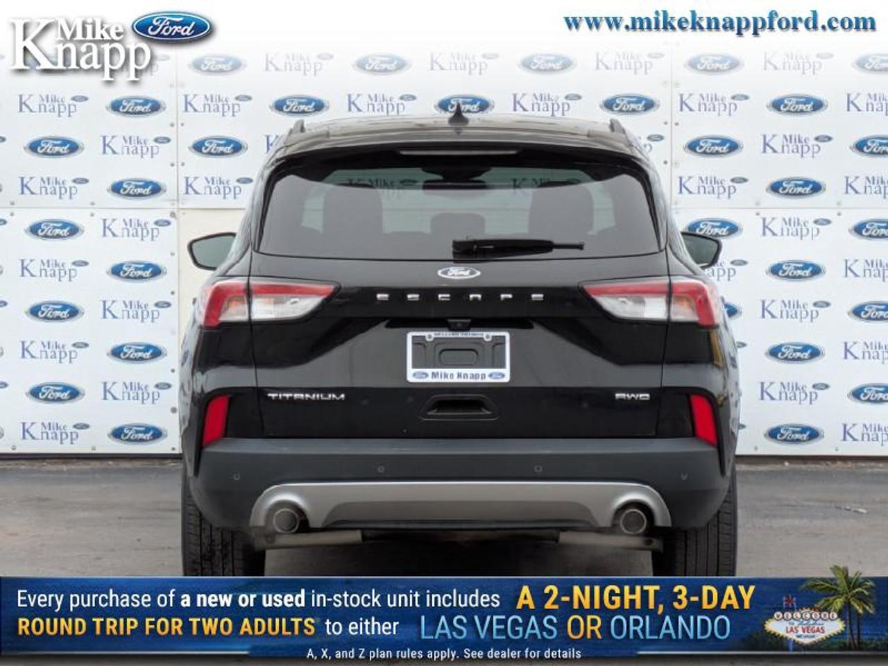2022 Ford Escape Titanium AWD Photo3