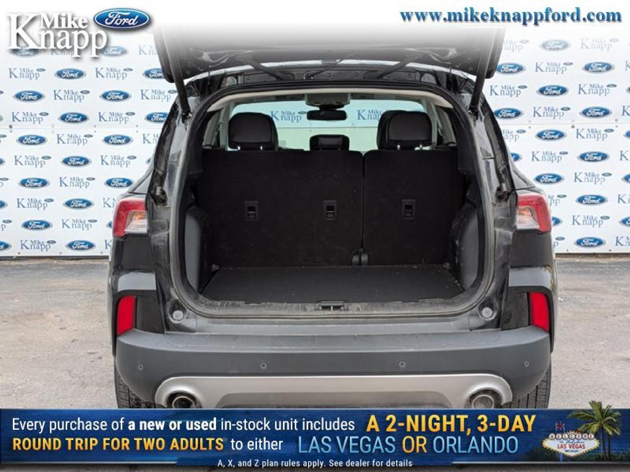 2022 Ford Escape Titanium AWD Photo4