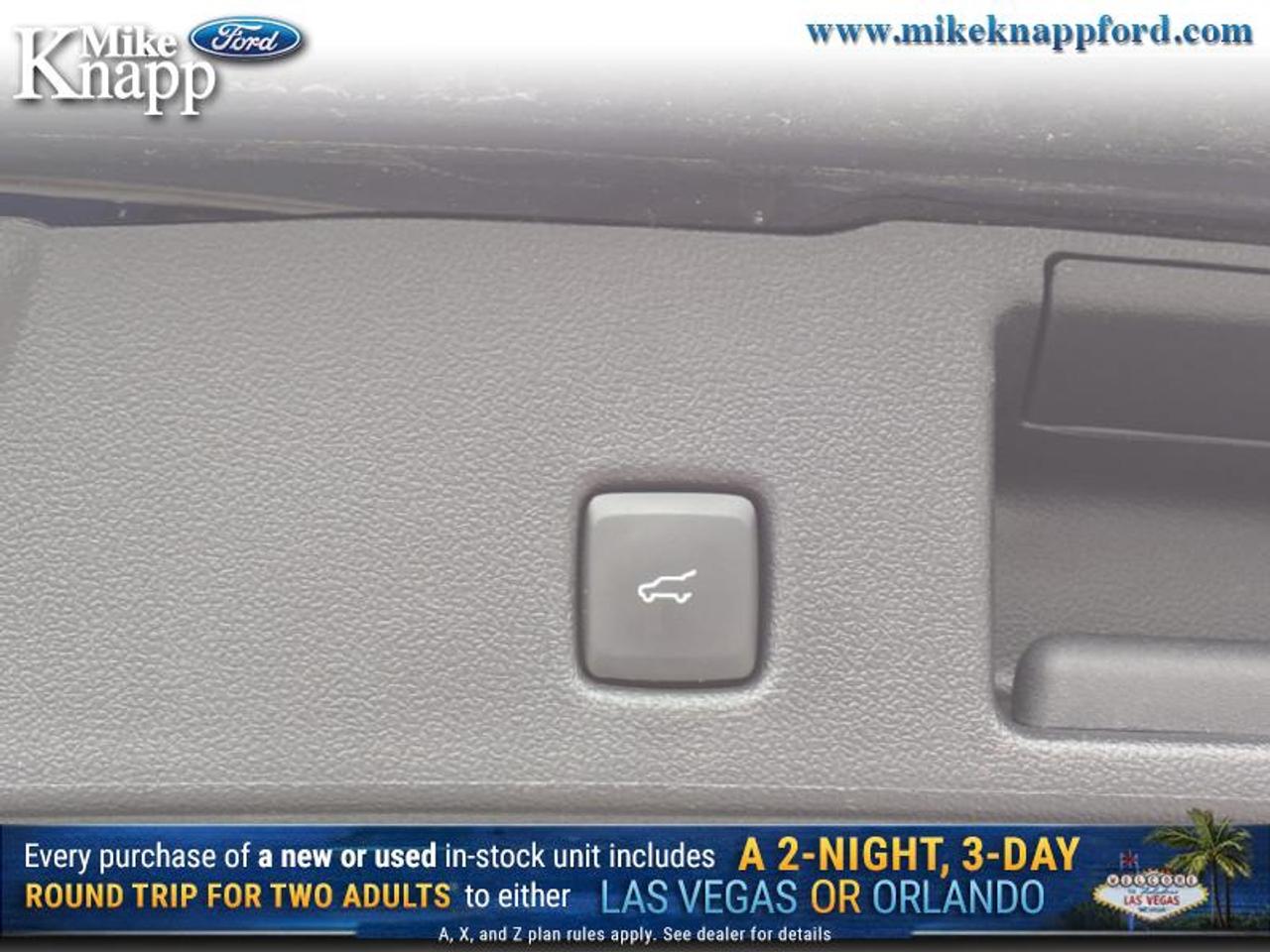 2022 Ford Escape Titanium AWD Photo