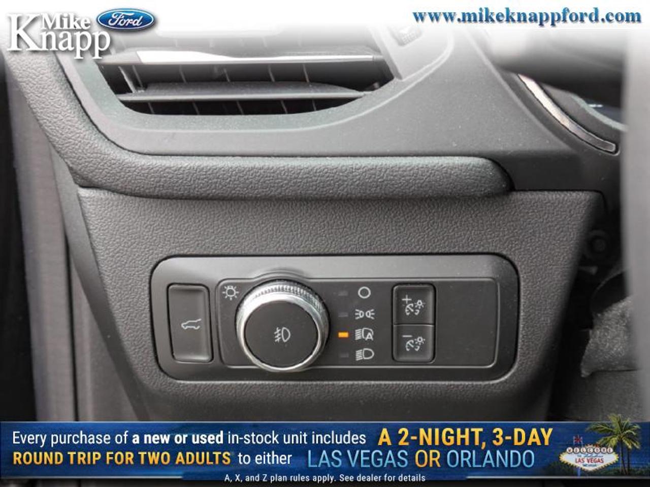 2022 Ford Escape Titanium AWD Photo