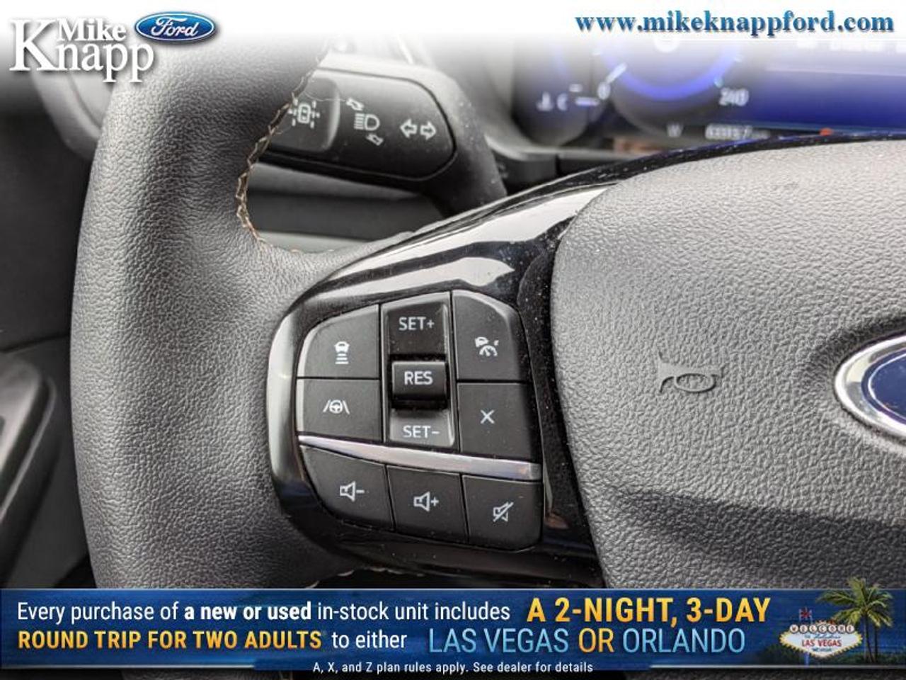 2022 Ford Escape Titanium AWD Photo