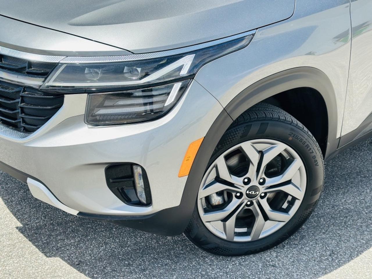 2025 Kia Seltos EX Photo