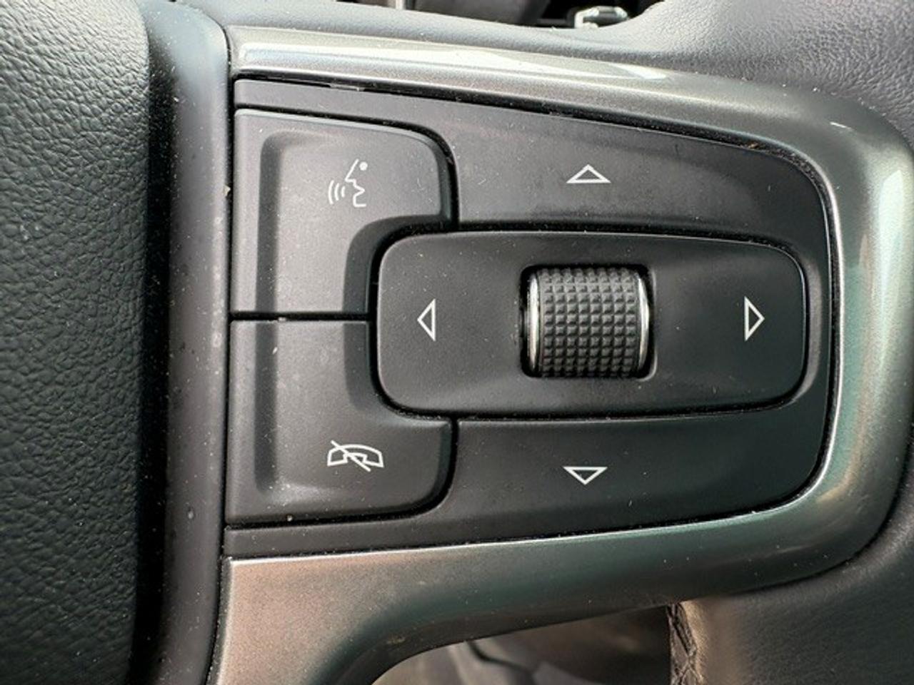 2025 Chevrolet Silverado 1500 LT Photo