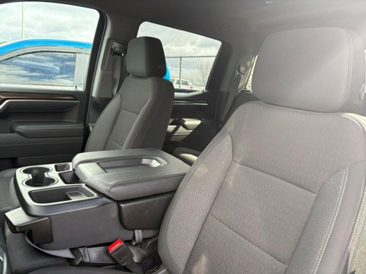 2025 Chevrolet Silverado 1500 LT Photo
