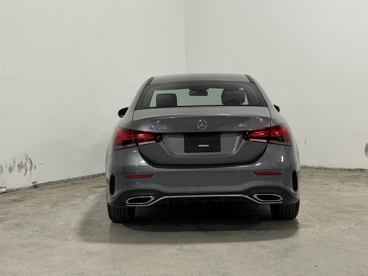 2022 Mercedes-Benz A-Class A 220 |AMG PKG | RED INT Photo4
