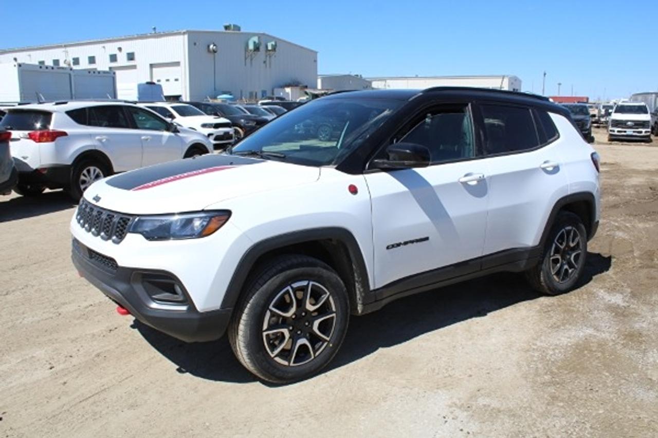 2024 Jeep Compass Trailhawk 4x4 w/Htd Leather, pano S/R, NAV, BUC - Photo #1