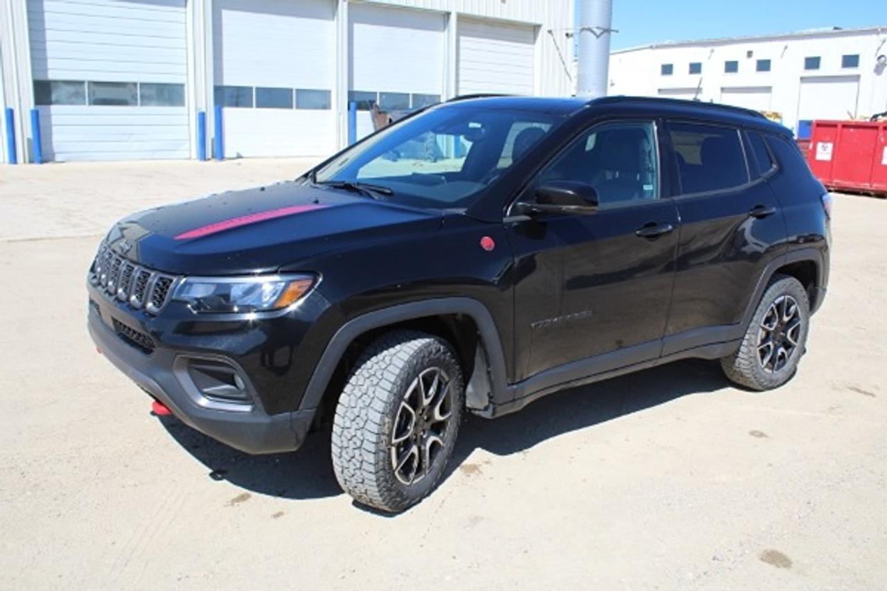 2024 Jeep Compass Trailhawk 4x4 w/Htd Leather, pano S/R, NAV, BUC - Photo #1