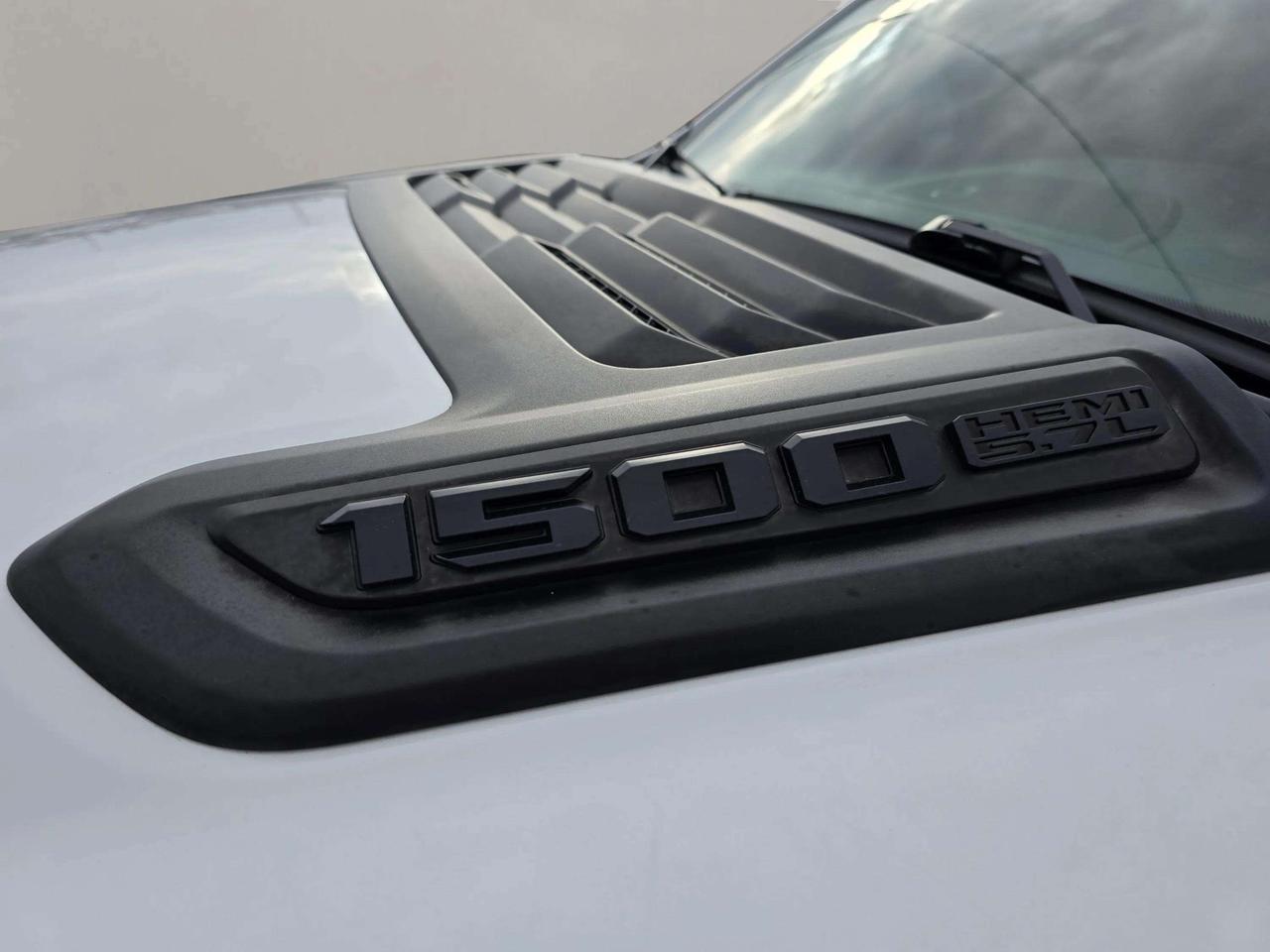 2019 RAM 1500 Sport 4x4 Crew Cab 6'4" Box Photo