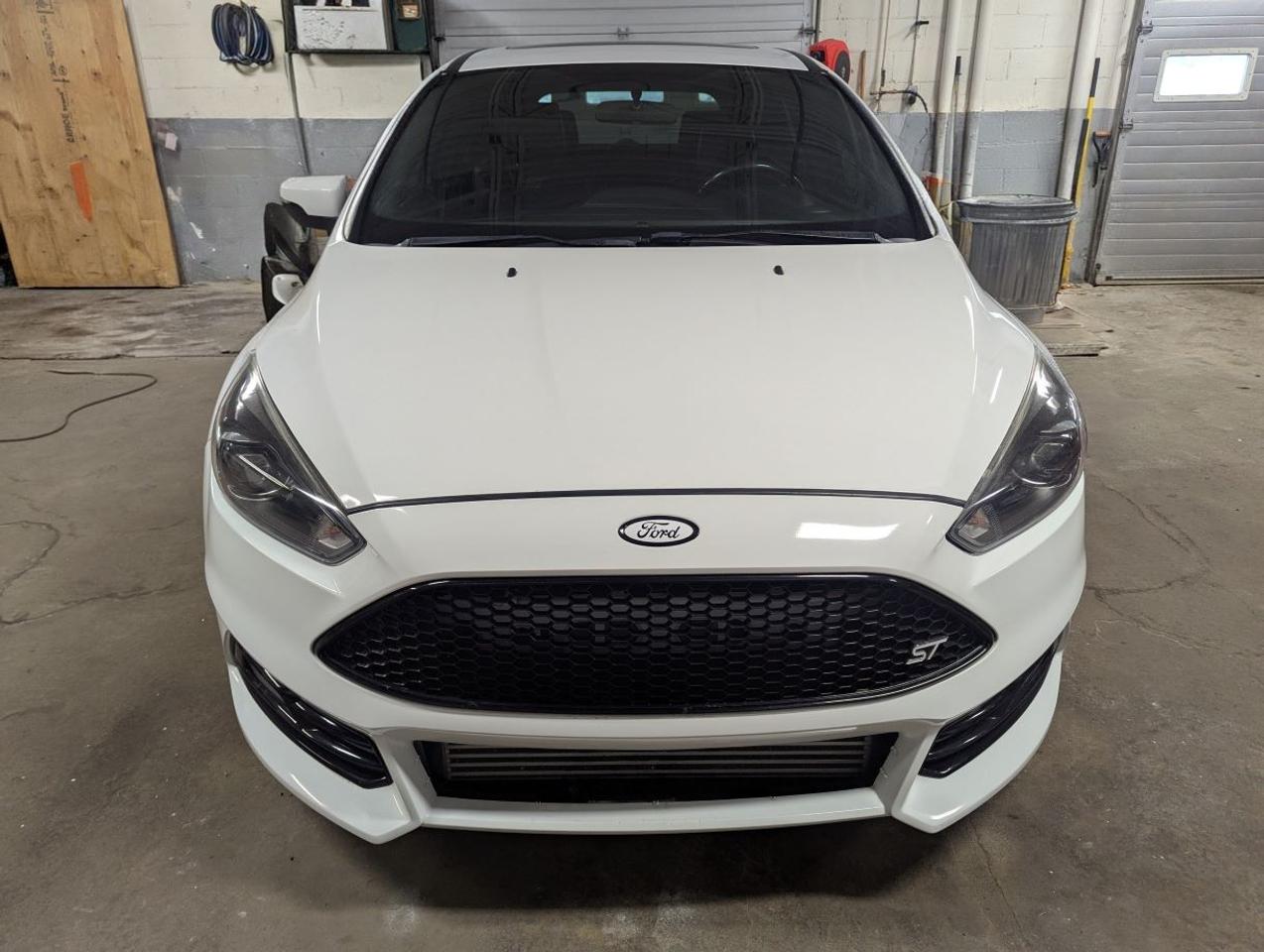 2016 Ford Focus ST SELLING AS IS/AS TRADED!! Photo2
