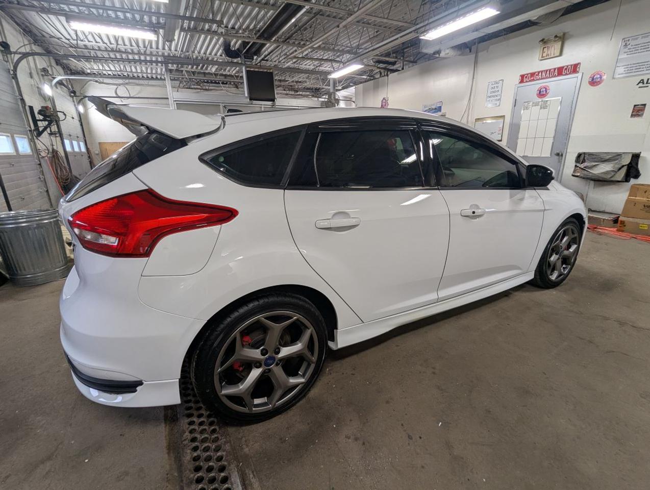 2016 Ford Focus ST SELLING AS IS/AS TRADED!! Photo