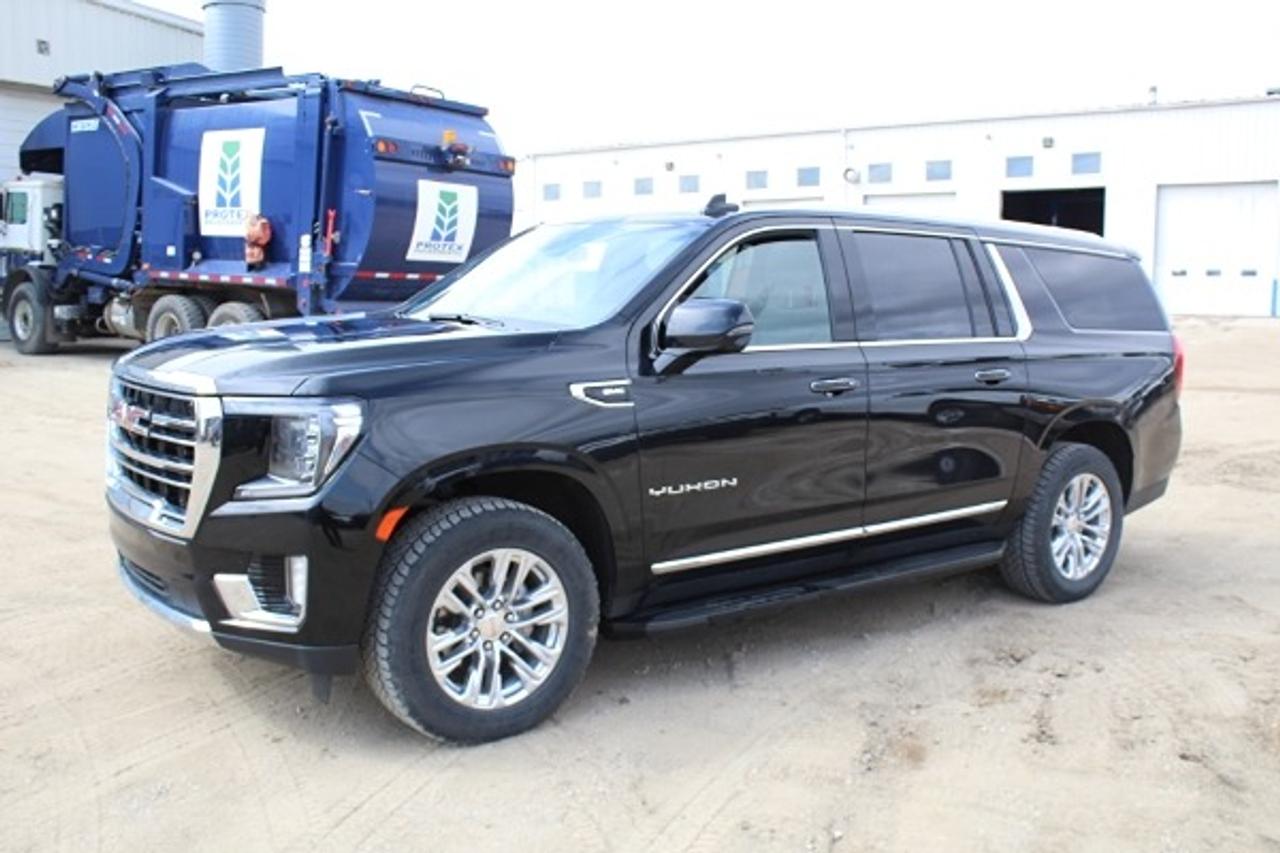 2024 GMC Yukon XL SLT w/H&C L, pano S/R, NAV, BUC - Photo #1