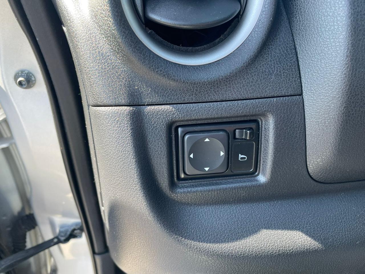 2014 Nissan Versa Note 5dr HB Auto 1.6 LOW KM SAFETY CERTIFED B-TOOTH CAM Photo