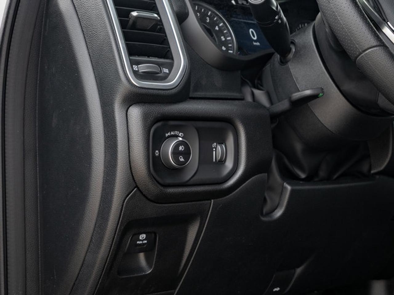 2026 RAM 1500 Express Photo