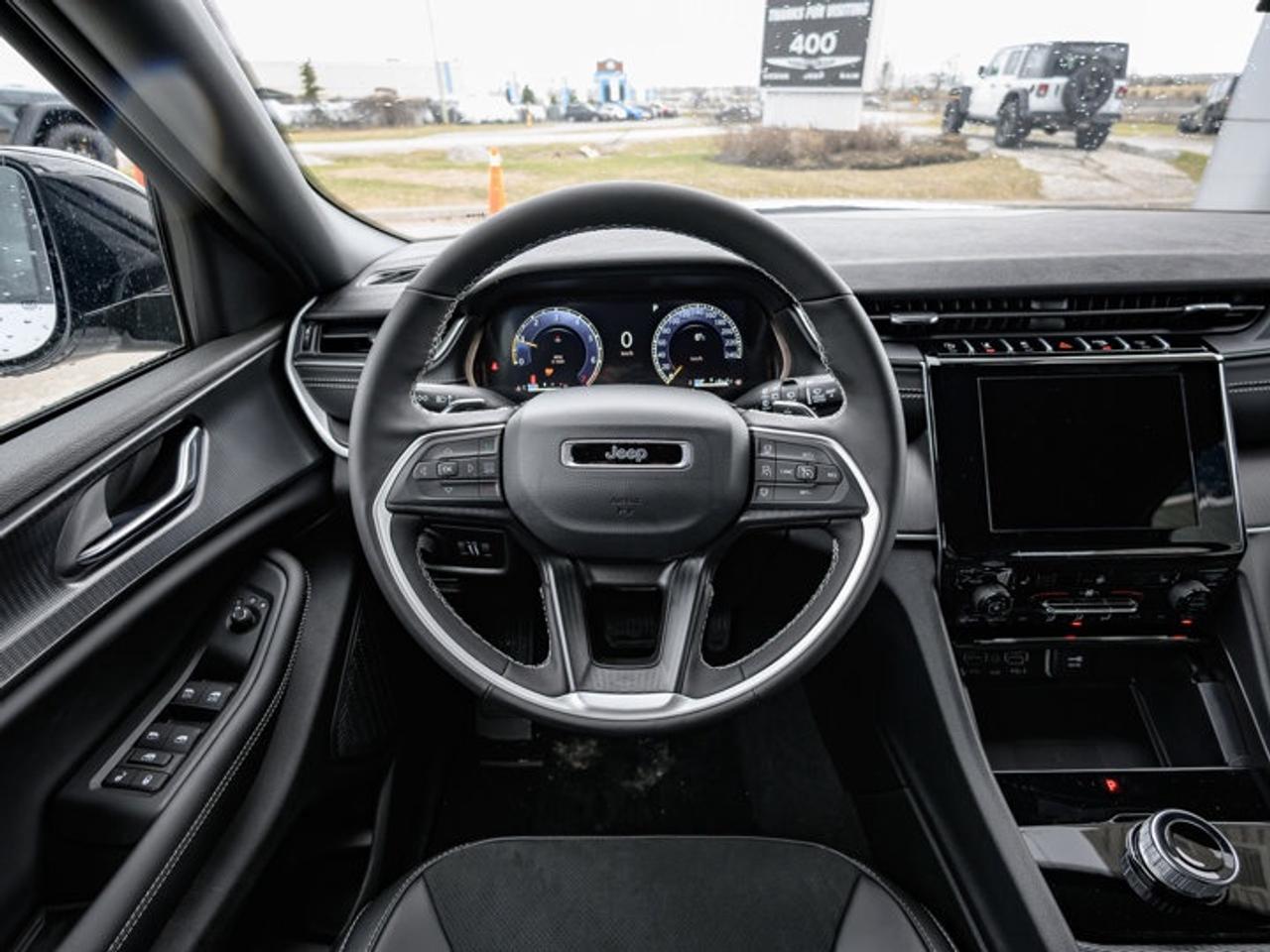 2025 Jeep Grand Cherokee Altitude Photo2